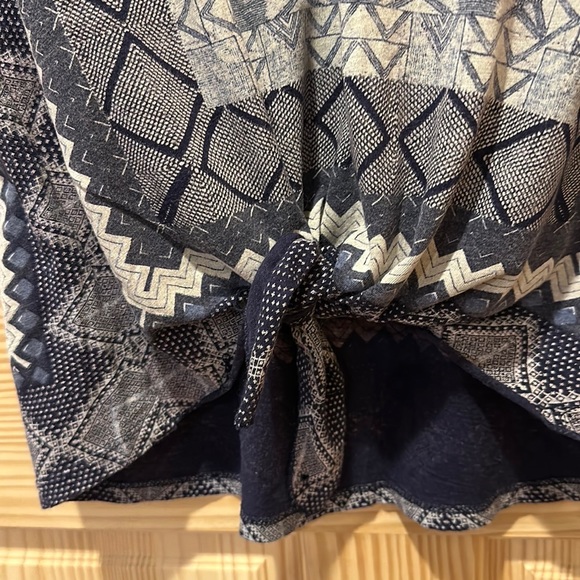 Lucky Brand Top - Picture 4 of 7